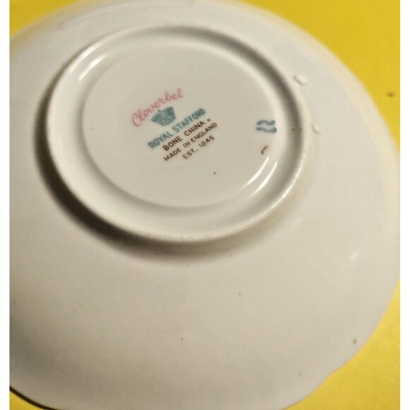 Royal Standard Tea Trio Cup, Saucer and Bread Plate "Cloverbel" Pattern - Picture 10 of 12